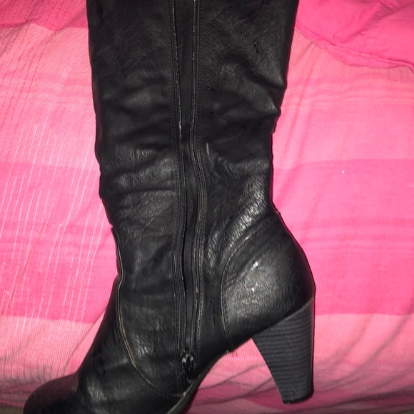 Black knee high boots - Picture 3 of 3